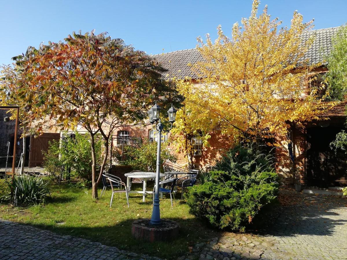 Ehemalige Bibliothek Apartment Fuer 2 Mit Kueche Kamin Netflix Parken Und Hofladen Steinhofel Exterior foto