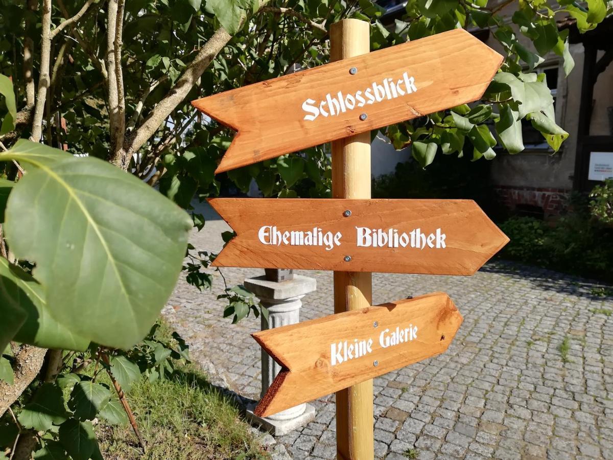 Ehemalige Bibliothek Apartment Fuer 2 Mit Kueche Kamin Netflix Parken Und Hofladen Steinhofel Exterior foto